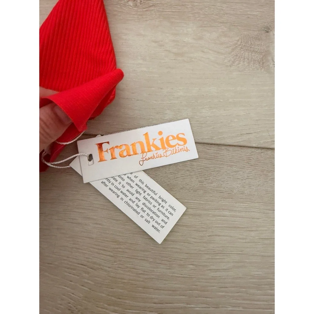 Frankies Bikinis size small